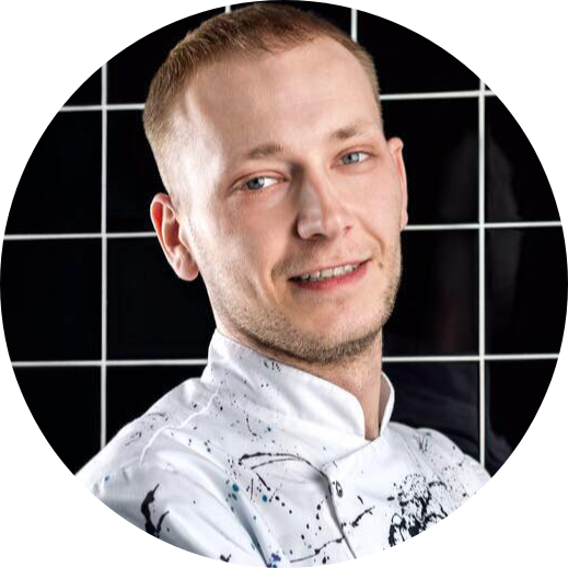 Антон Исаков